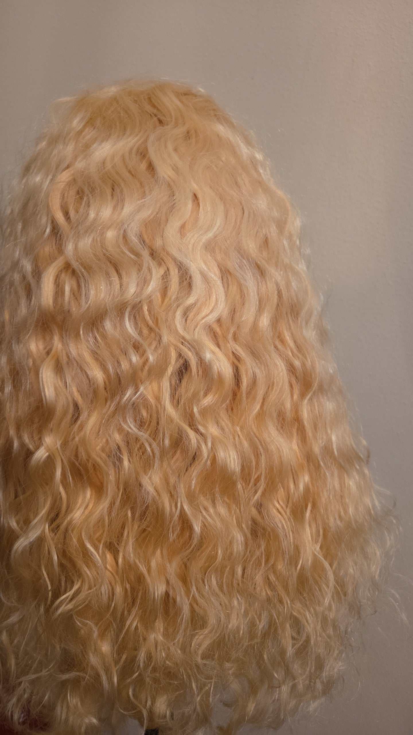613 Wavy Limited Edition Wig Units